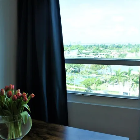 Castle 705 Villa Miami Beach Room photo